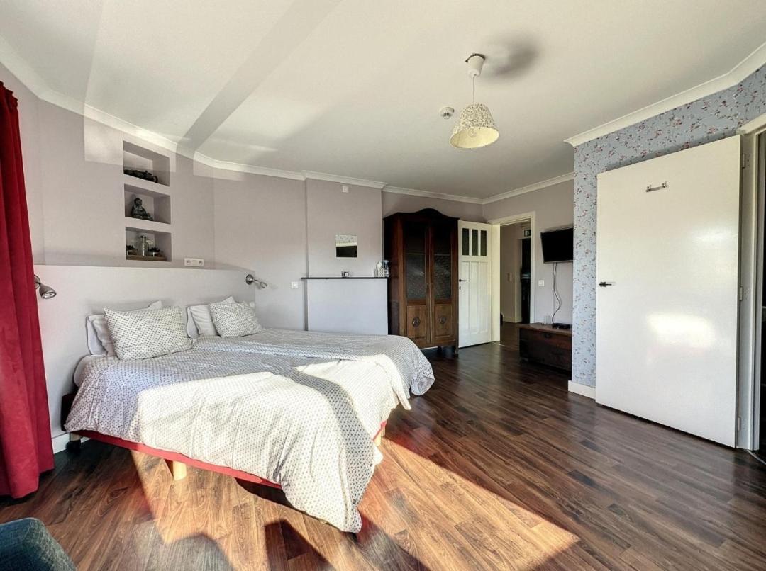 マネイ La Cour De Grandmenil Bed & Breakfast エクステリア 写真