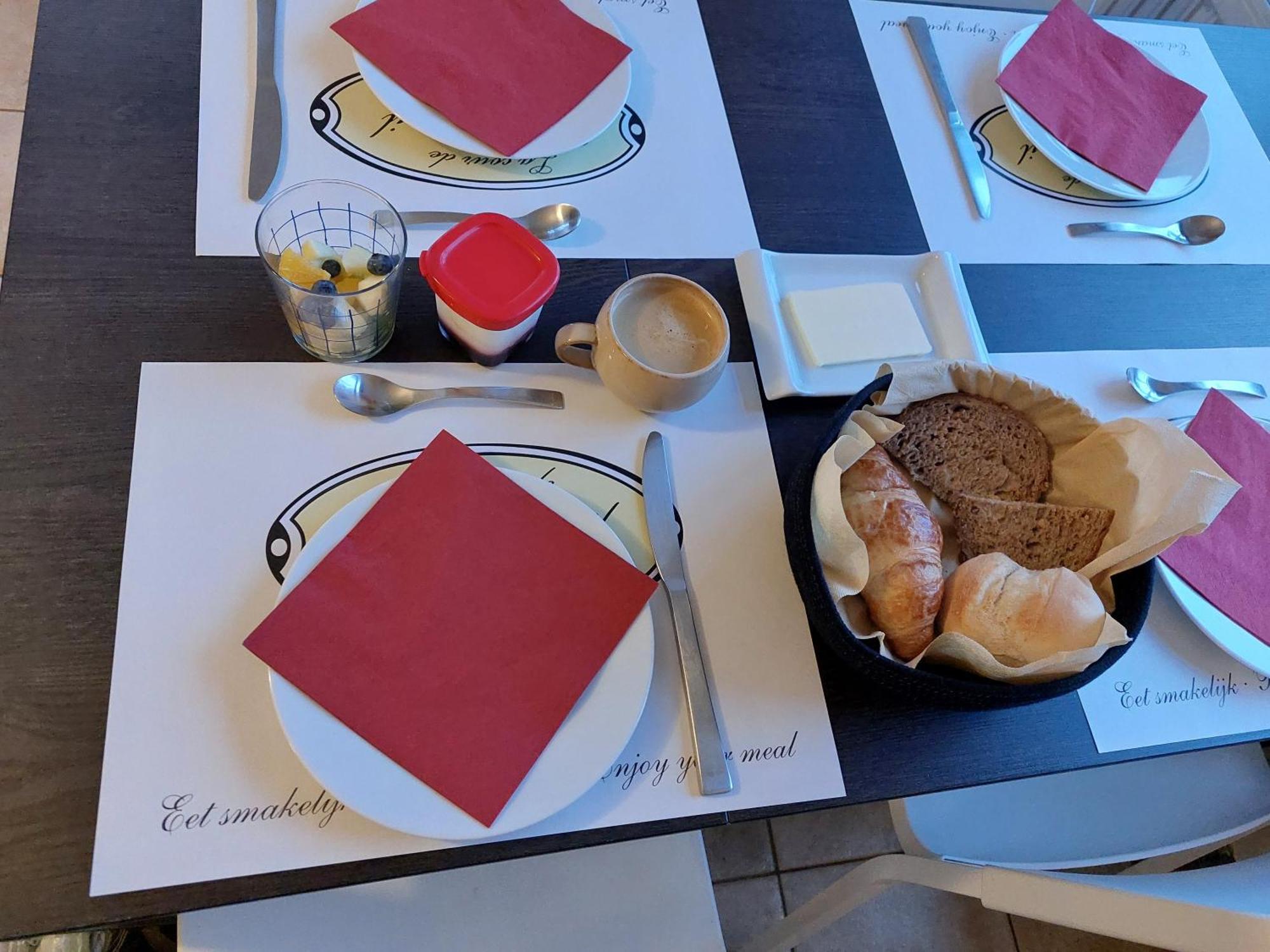 マネイ La Cour De Grandmenil Bed & Breakfast エクステリア 写真