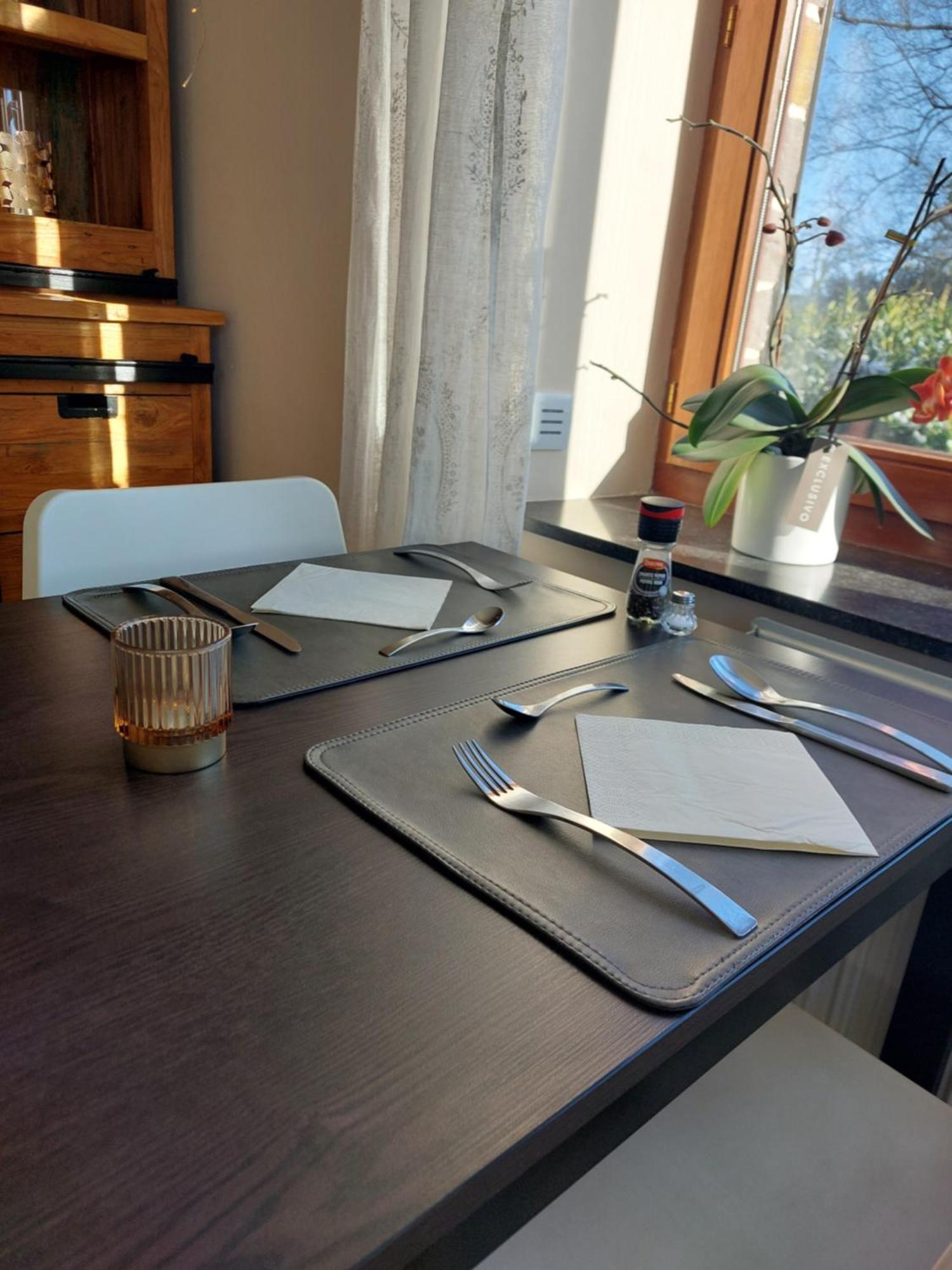 マネイ La Cour De Grandmenil Bed & Breakfast エクステリア 写真